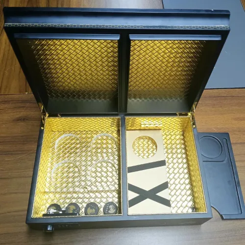 Custom wooden tobacco display box with insert compartments